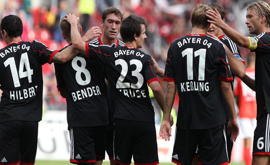 Bundesliga'da Leverkusen frtnas