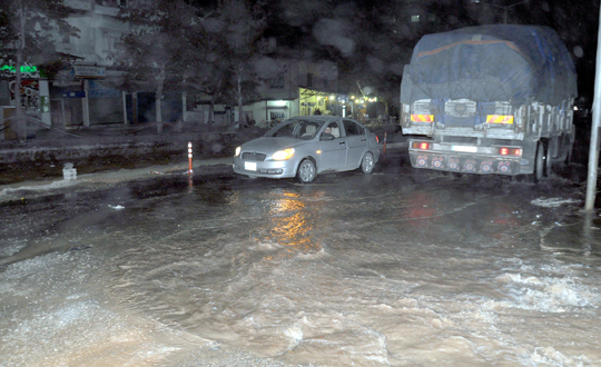 slahiye'de su borusu patlad yollar gle dnd