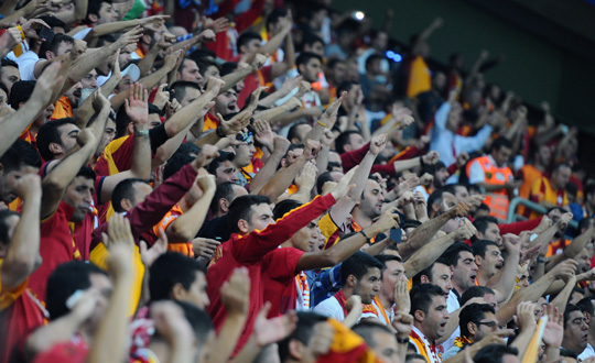 Galatasaray taraftarndan byk protesto