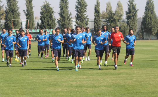 Akhisar Belediyespor Bursa'da 2'de iki istiyor