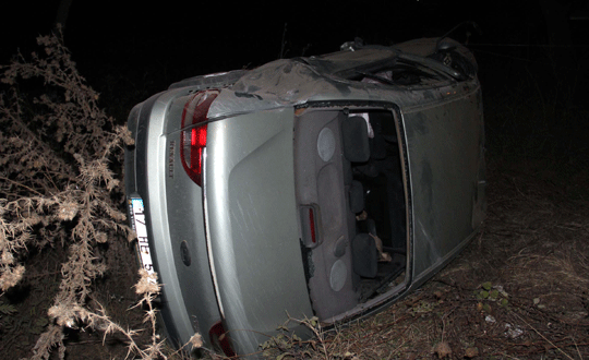 Ambulansa yol vermek isterken kaza yapt