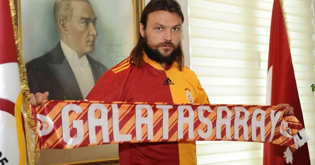 Ujfalusi futbolu brakt!