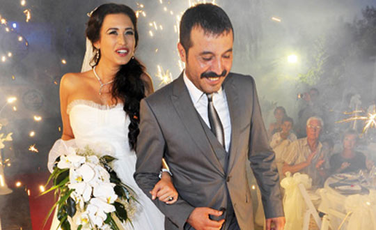 Mustafa stnda-Ecem zkaya iftinin mutlu gn