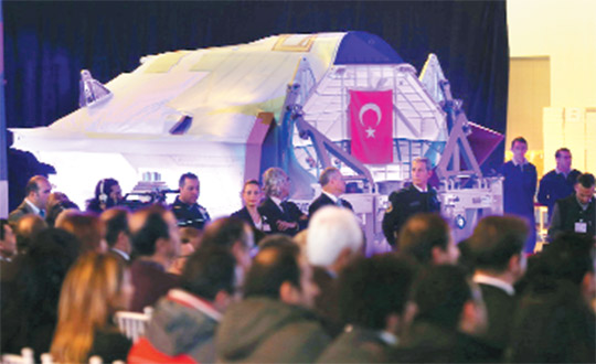 TUSA, F-35in ilk orta gvdesini teslim etti 