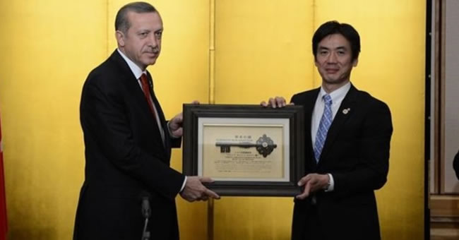 Kuimoto'nun anahtarn Erdoan'a verdi