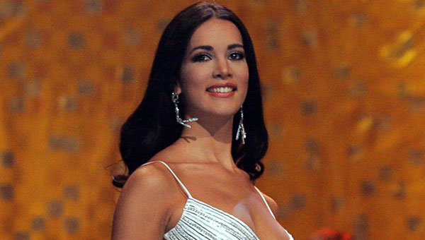 Gzellik kraliesi ve dizi oyuncusu Monica Spear' ldrdler