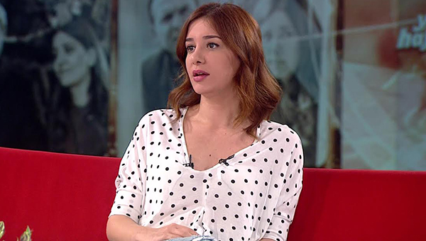 Alg Eke: Annemi kendime hayran etmek iin oyuncu oldum