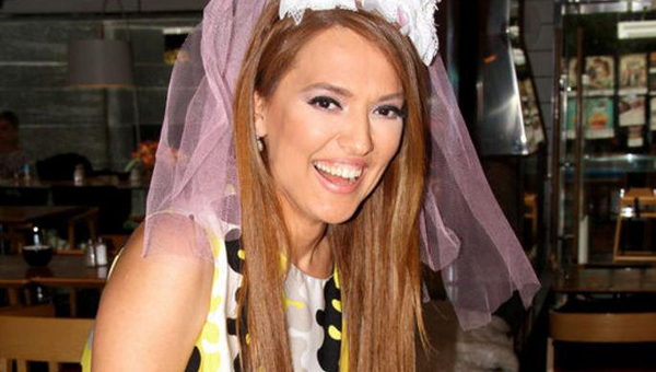 Demet Akaln'n Instagram fotoraf mahkemelik etti