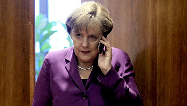 Merkel'den Ukrayna iin telefon diplomasisi 