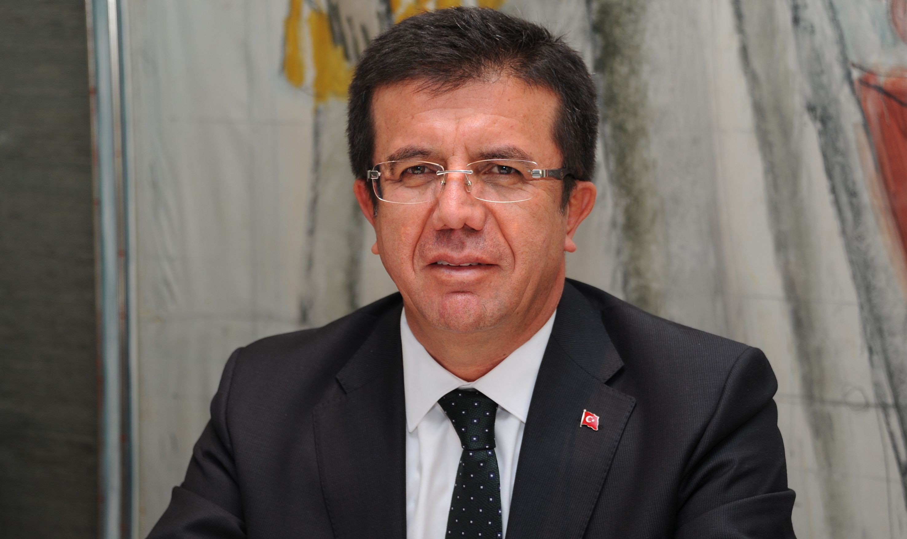 Manisa'da  adamlaryla bir araya gelen Nihat Zeybeki TRT Haber'e konutu.