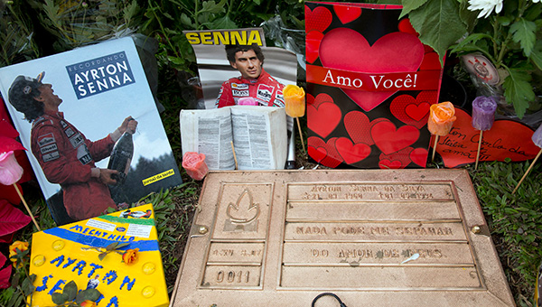 Efsane F1 pilotu Ayrton Senna anlyor