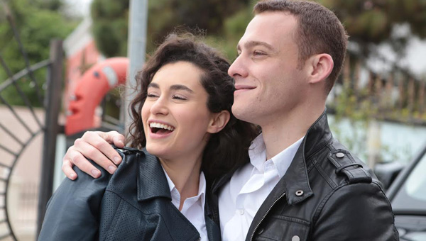 Gnei Beklerken 44. blm fragman ve zeti yaynland ! Srpriz evlilik ! kanald izle 11 Mays 2014