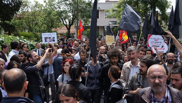 Soma Holding'i protesto ettiler!