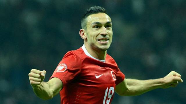 Fenerbahe'den Mevlt Erdin aklamas