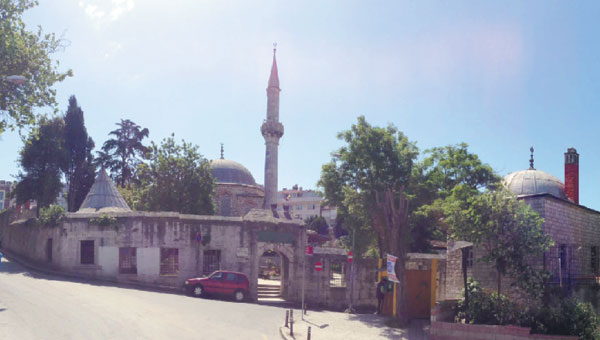 Kocas, olu ve torununun padiahln gren sultan