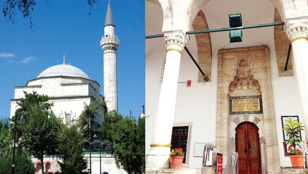Bahçesinde hazine saklanan cami