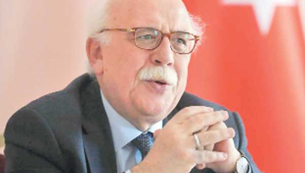 Lise sonlara devamszlk aff geliyor