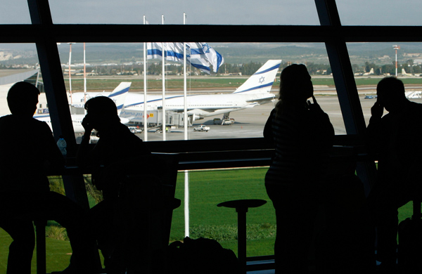 THY stanbul'dan Tel-Aviv 'e giden iki uan havadan geri dnd.