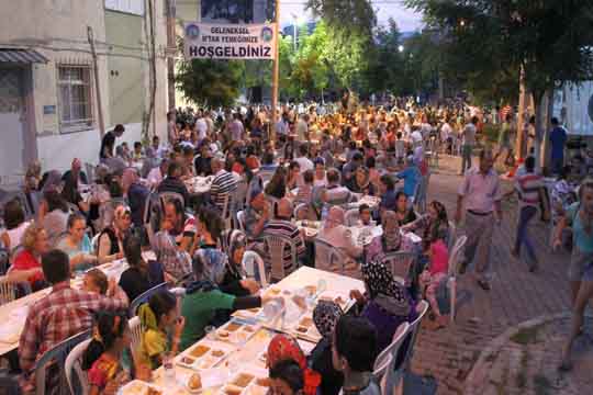 Makedonya Gmenlerinin Geleneksel Yemekleri ile ftar