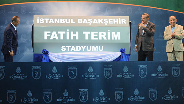 Fatih Terim'in ismi Baakehir Stadyumu'na verildi