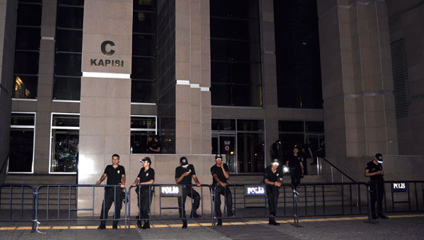 Polislerin sorgusuna yeniden baland. CHP'nin 'Ka smail' iddias yalan kt