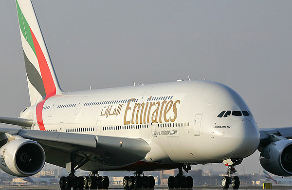 Emirates, Irak hava sahasn iptal etti.