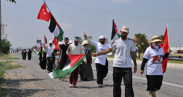 srail'i protesto iin Gazze'ye yryorlar