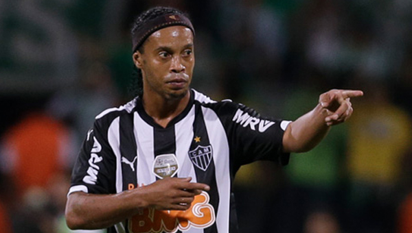Ronaldinho'nun gelecei belli oluyor!