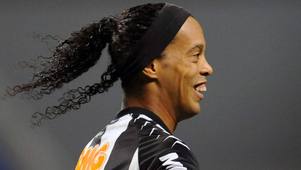 Ronaldinho'nun gelecei belli oluyor!