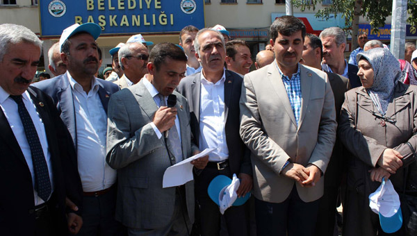 MHP'li bakan Erdoan iin partisinden istifa etti