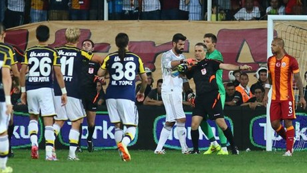 Volkan Demirel'den Melo'ya: Belediye kpekleri zehirlesin...