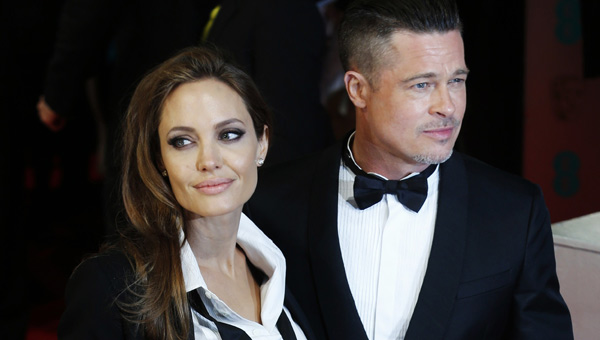 Brad Pitt ile Angelina Jolie evlendi      