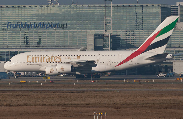 Emirates, Frankfurt'a da A-380 ile uuyor.