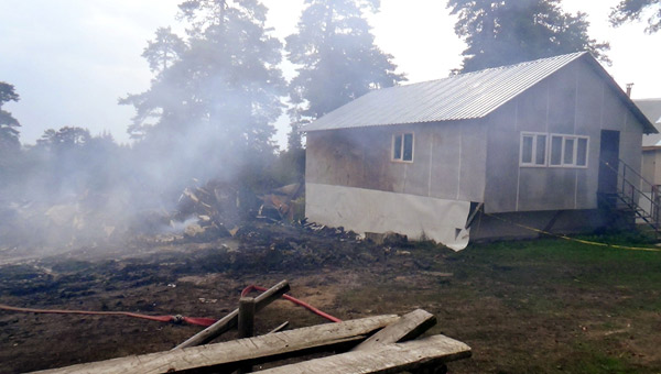 Bolu'da drt yayla evi yand