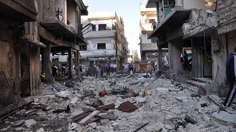 Suriye'de rejim sivilleri bombalad
