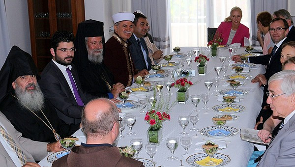 Kbrs'ta dini liderler bir araya geldi