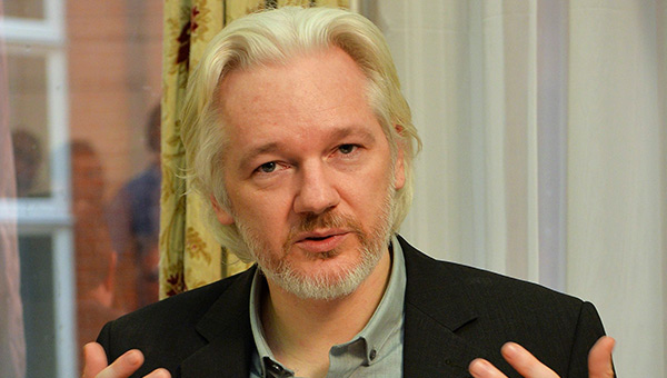 Assange'dan Google'a ar sulama