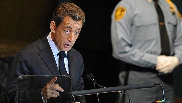Sarkozy siyasete geri dnd