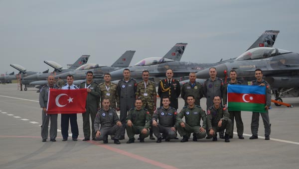 Trkiye-Azerbaycan uaklarndan ortak tatbikat
