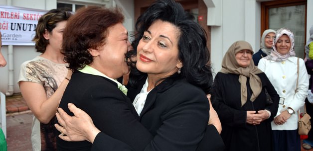Tek kadn vali gzyalaryla uurland