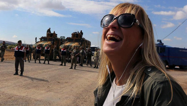 Ceyda Karan'dan Kobani'de 'insanlk dram' pozu
