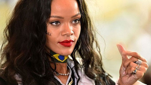 Rihanna makyaja haftada 50 bin dolar harcyor
