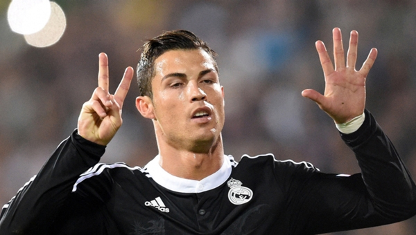 Ronaldo'nun tarihe gemesine 2 gol kald!