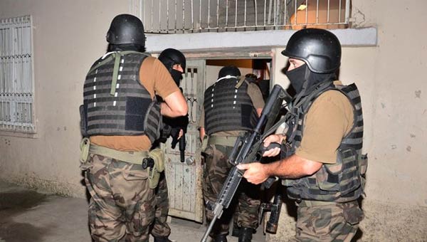 Adana'da 700 polisle afak operasyonu