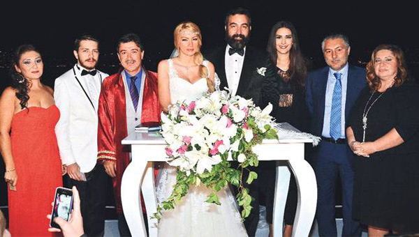 nl oyuncu Hasan Kketin, ruh eiyle evlendi!