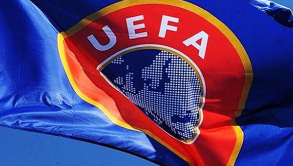 Trk hakemlere UEFA'dan grev
