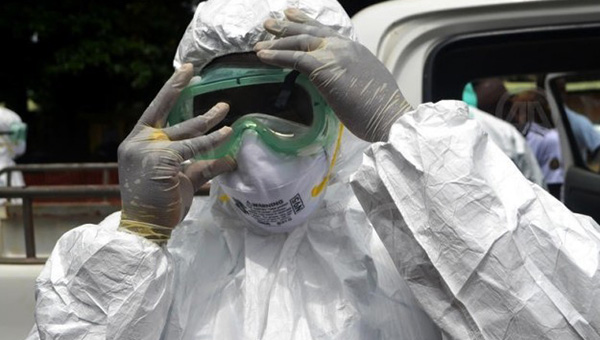 Ebola salgnnda 4 bin 877 kii ld