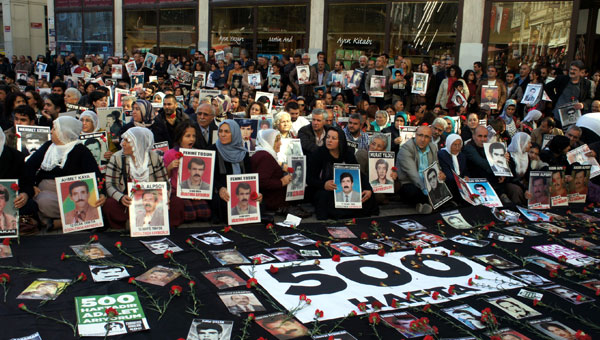 Cumartesi anneleri 500. kez Taksim'de
