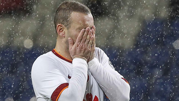 Sneijder isyan etti: 'Oynamak istemiyorum'