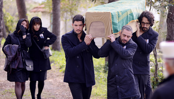 Ulan stanbul 21. blm fragman: Karlosa hznl veda!